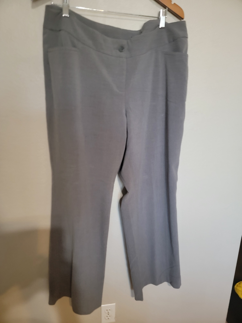 Lane Bryant Wide-Leg Pull-On Pants in Light Gray